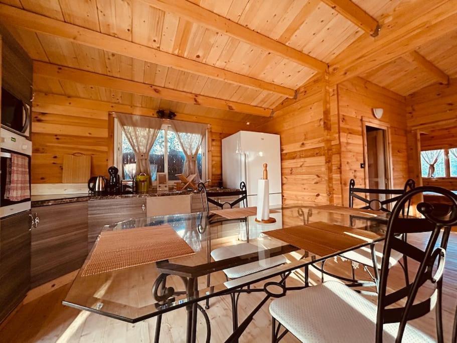 Chalet Bois Jacuzzi Bessan 外观 照片